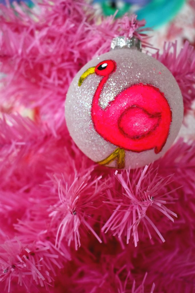 DIY Kerstbal Flamingo Revlie